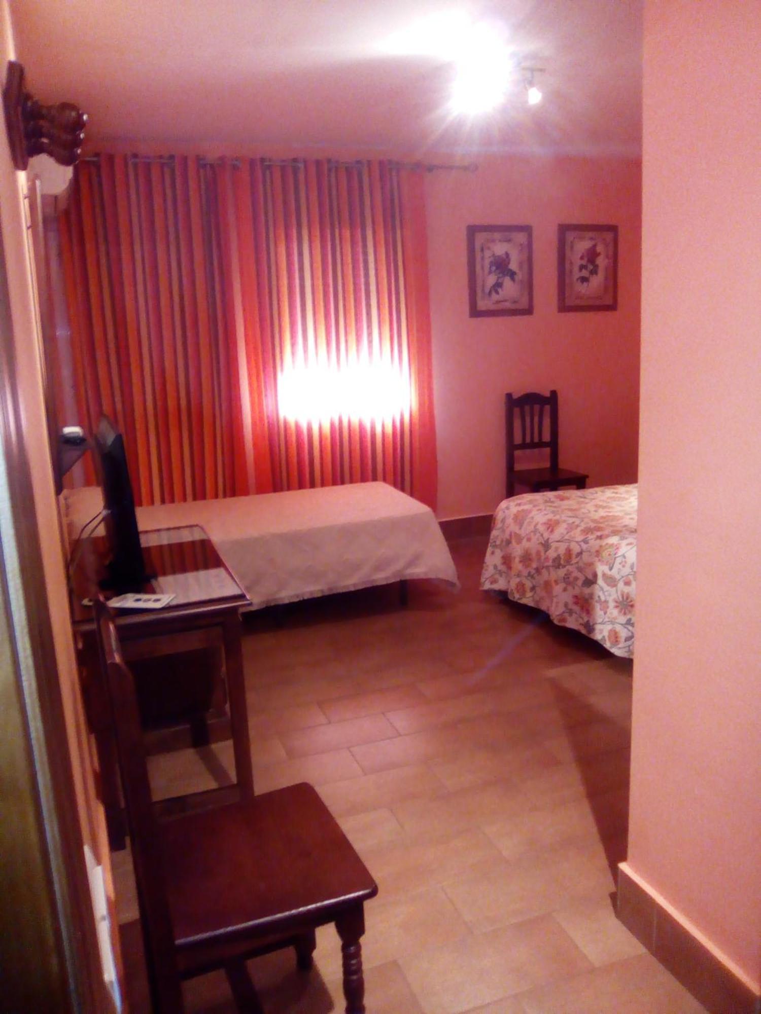Hostal Muriel Aljaraque Room photo