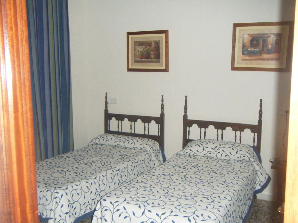Hostal Muriel Aljaraque Room photo